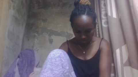 Snapshot of estanie chatting on 10/06/25, 09:34 estanie online show from 10/06/25, 09:34