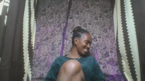 Snapshot of estanie chatting on 10/22/25, 06:51 estanie online show from 10/22/25, 06:51