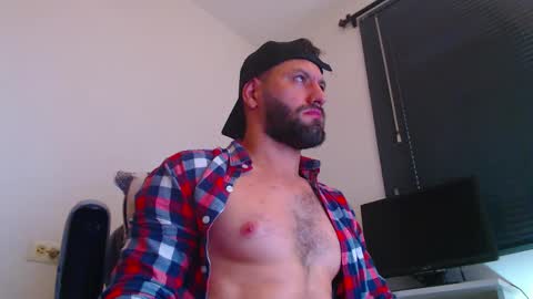 esteban online show from 02/02/26, 03:44