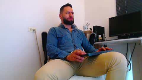 esteban online show from 03/24/26, 01:49