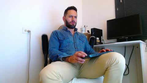 esteban online show from 04/07/26, 08:31