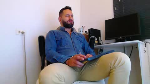 esteban online show from 04/13/26, 01:38