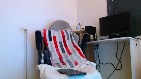 esteban online show from 04/24/26, 08:11