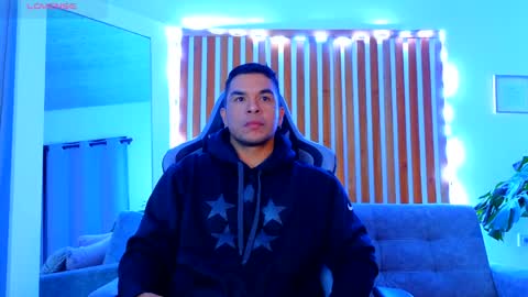 Snapshot of esteban_de_louise chatting on 05/30/26, 10:12 ESTEBAN online show from 05/30/26, 10:12