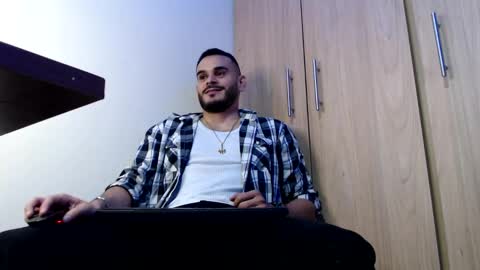 Esteban Fernandez online show from 01/12/25, 01:11