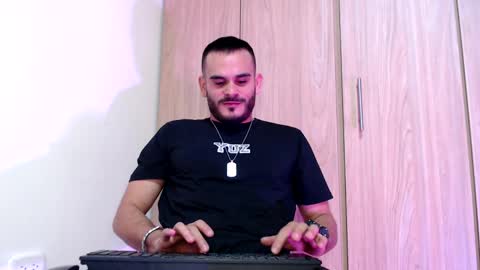 Esteban Fernandez online show from 01/26/25, 04:20