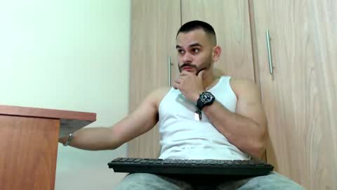 Esteban Fernandez online show from 02/08/25, 09:15