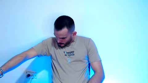 Esteban Fernandez online show from 02/12/25, 08:38