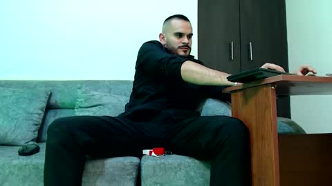 Esteban Fernandez online show from 12/03/25, 08:29