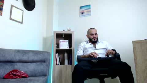 Esteban Fernandez online show from 04/10/26, 06:29