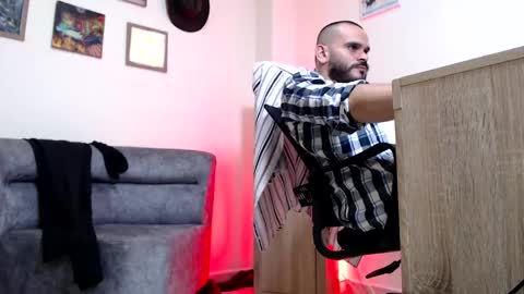 Esteban Fernandez online show from 04/26/26, 07:28