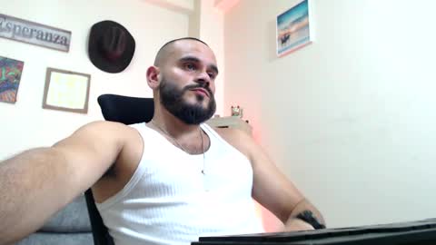 Snapshot of esteban_fer chatting on 05/22/26, 07:30 Esteban Fernandez online show from 05/22/26, 07:30