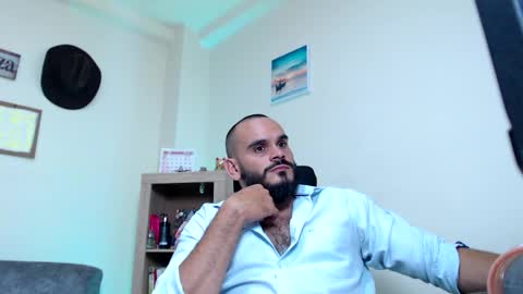 Snapshot of esteban_fer chatting on 05/24/26, 01:10 Esteban Fernandez online show from 05/24/26, 01:10