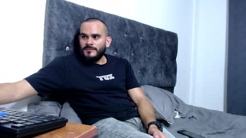 Snapshot of esteban_fer chatting on 05/26/26, 03:30 Esteban Fernandez online show from 05/26/26, 03:30