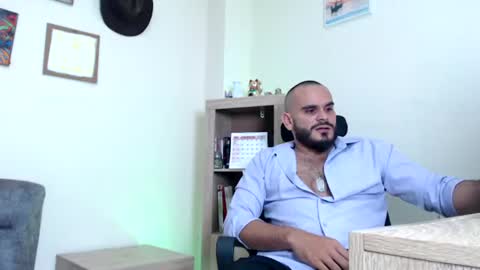 Snapshot of esteban_fer chatting on 06/12/26, 06:12 Esteban Fernandez online show from 06/12/26, 06:12