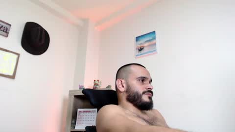 Snapshot of esteban_fer chatting on 06/25/26, 03:39 Esteban Fernandez online show from 06/25/26, 03:39