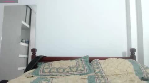 Esteban Reyes  independent model online show from 11/19/25, 10:21