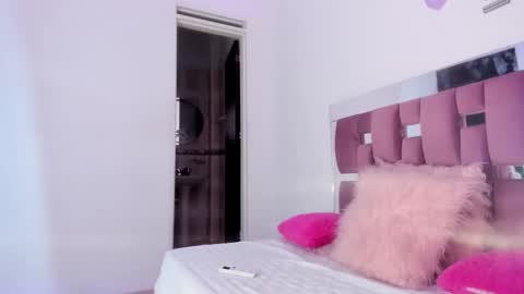 Esteban Reyes  independent model online show from 12/20/25, 01:51