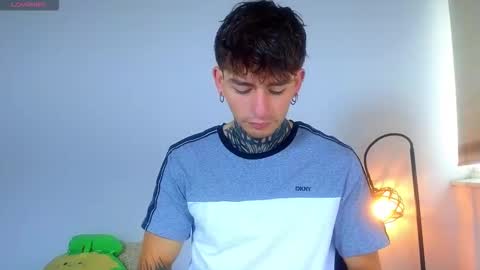 Esteban independent model online show from 10/24/25, 01:51