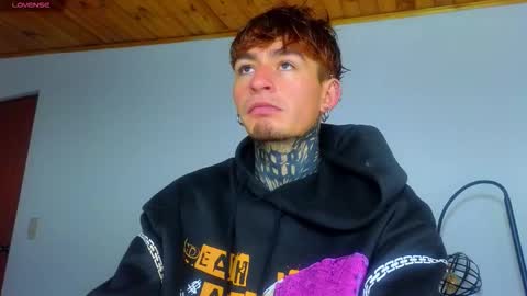 Esteban independent model online show from 12/04/25, 11:08