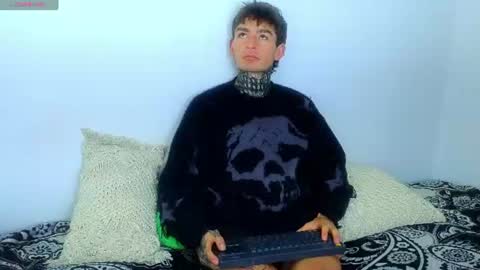 Esteban independent model online show from 07/25/26, 09:45