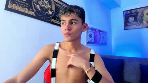 Snapshot of estebanperez_ chatting on 12/21/24, 12:16 Esteban online show from 12/21/24, 12:16