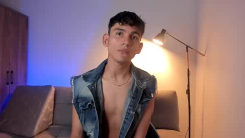 Snapshot of estebanperez_ chatting on 02/17/25, 10:25 Esteban online show from 02/17/25, 10:25