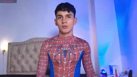 Snapshot of estebanperez_ chatting on 10/10/25, 10:47 Esteban online show from 10/10/25, 10:47