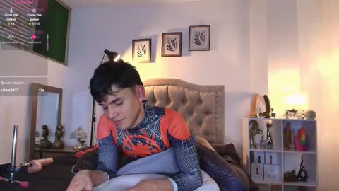 Snapshot of estebanperez_ chatting on 10/23/25, 11:46 Esteban online show from 10/23/25, 11:46