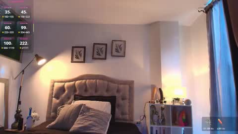 Snapshot of estebanperez_ chatting on 10/24/25, 11:50 Esteban online show from 10/24/25, 11:50