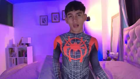 Snapshot of estebanperez_ chatting on 11/15/25, 11:18 Esteban online show from 11/15/25, 11:18