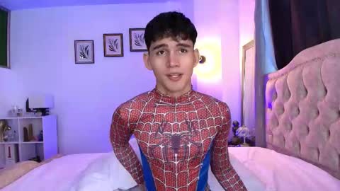 Snapshot of estebanperez_ chatting on 11/25/25, 11:21 Esteban online show from 11/25/25, 11:21