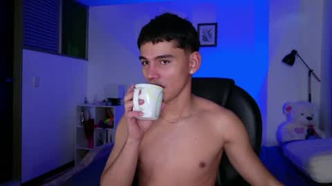 Esteban online show from 04/22/26, 10:50