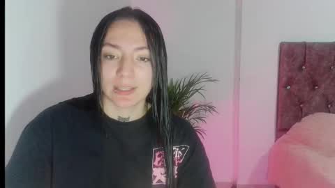 Snapshot of estefa1 chatting on 12/20/25, 11:12 estefa1 online show from 12/20/25, 11:12