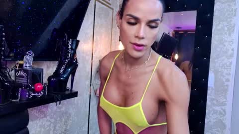 estefania1812 online show from 02/18/26, 01:40