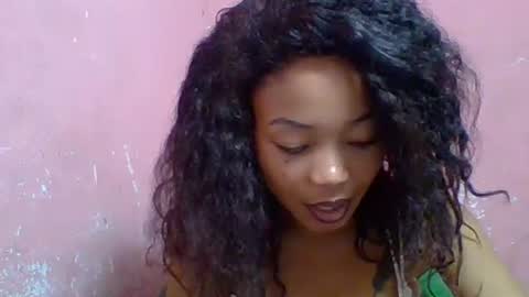 estelah20 online show from 10/19/25, 05:41