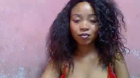 estelah20 online show from 10/28/25, 01:47