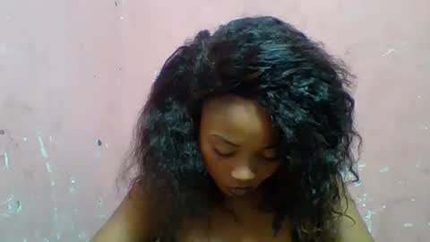 estelah20 online show from 11/20/25, 07:52