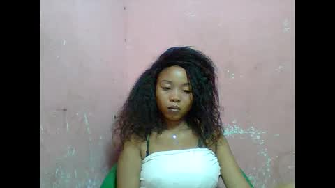 estelah20 online show from 11/23/25, 07:19