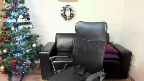 Estella Miles online show from 01/07/25, 10:01