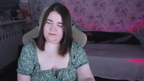 estelle_hicks online show from 04/18/26, 06:56