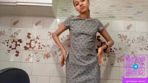 Snapshot of estellekirbo chatting on 02/18/26, 01:07 estellekirbo online show from 02/18/26, 01:07