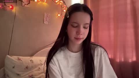 Snapshot of estellezdebski chatting on 07/15/26, 01:16 estellezdebski online show from 07/15/26, 01:16