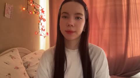 Snapshot of estellezdebski chatting on 07/20/26, 01:35 estellezdebski online show from 07/20/26, 01:35