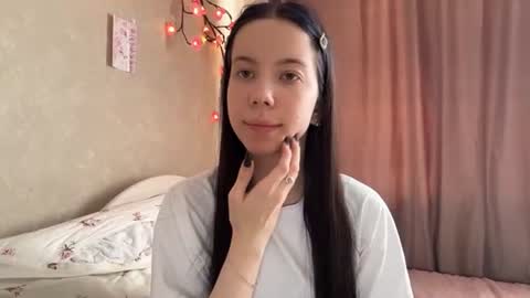 Snapshot of estellezdebski chatting on 07/23/26, 12:14 estellezdebski online show from 07/23/26, 12:14