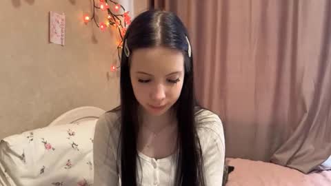 Snapshot of estellezdebski chatting on 07/30/26, 11:09 estellezdebski online show from 07/30/26, 11:09