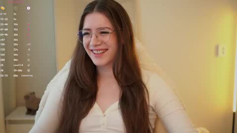 Snapshot of ester_hill chatting on 05/28/26, 03:59 Ester online show from 05/28/26, 03:59