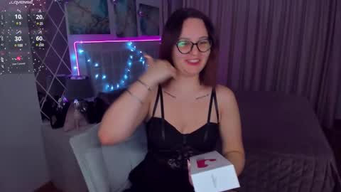 Snapshot of esterkiss chatting on 12/23/24, 05:06 Odelia online show from 12/23/24, 05:06