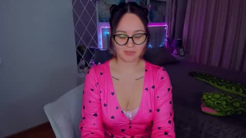 Snapshot of esterkiss chatting on 12/31/24, 08:59 Odelia online show from 12/31/24, 08:59