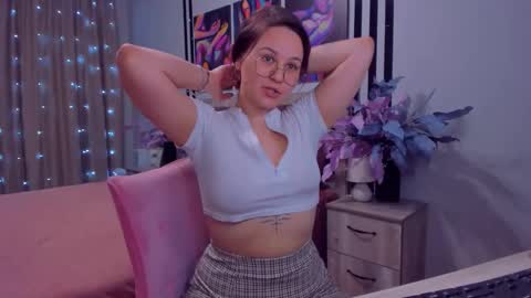 Snapshot of esterkiss chatting on 01/09/25, 09:16 Odelia online show from 01/09/25, 09:16